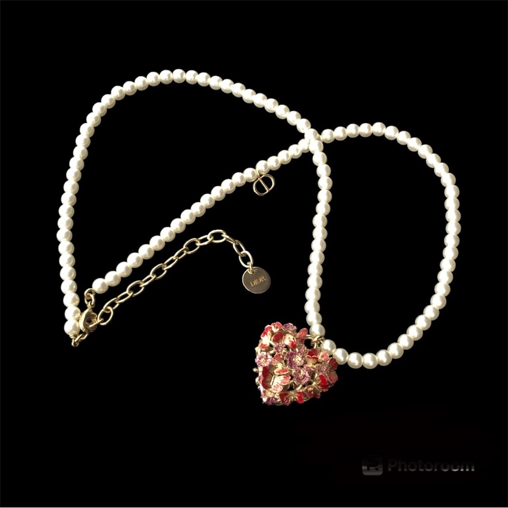 RARE Dior 2024 Pearl Heart of Butterflies  Pendant Necklace 2024 Cruise